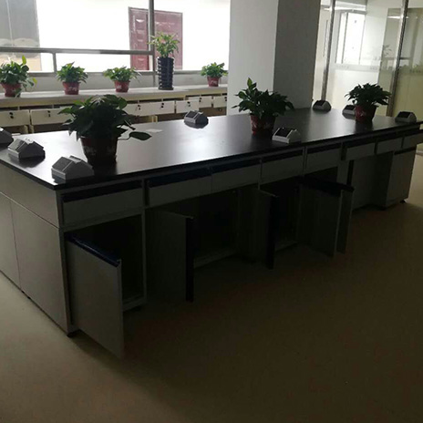 實(shí)驗(yàn)臺