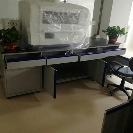 實(shí)驗(yàn)臺