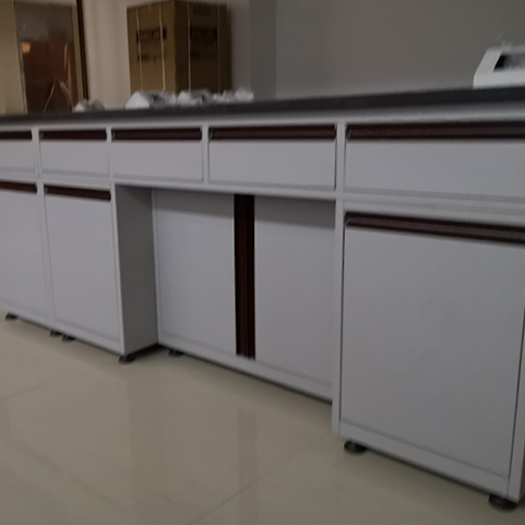 實(shí)驗(yàn)室凈化設(shè)備